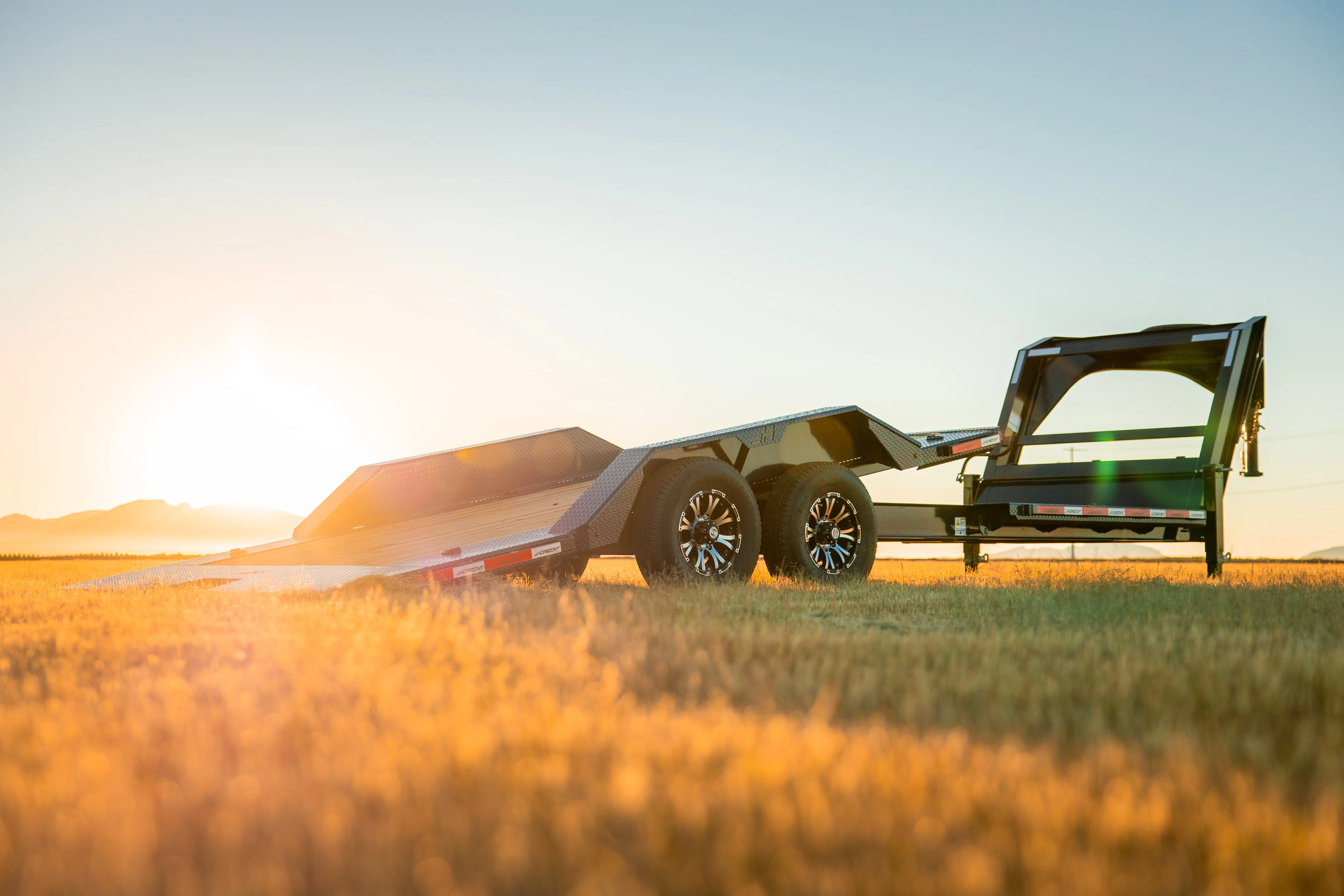 horizon trailers img